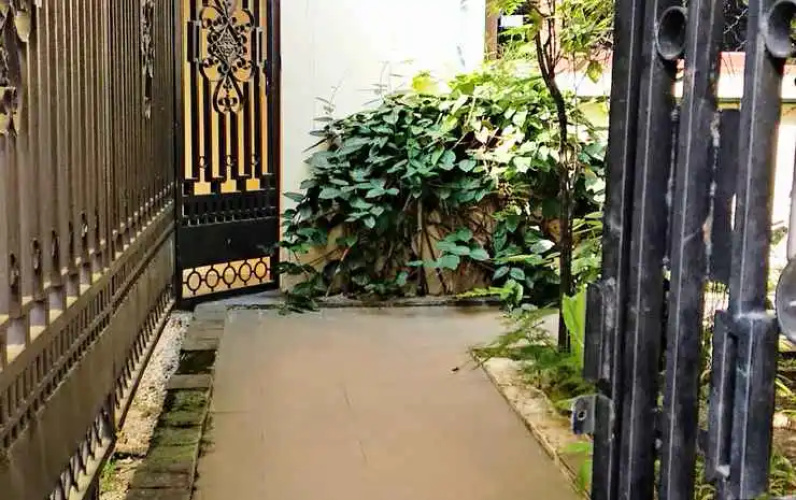 KRU House