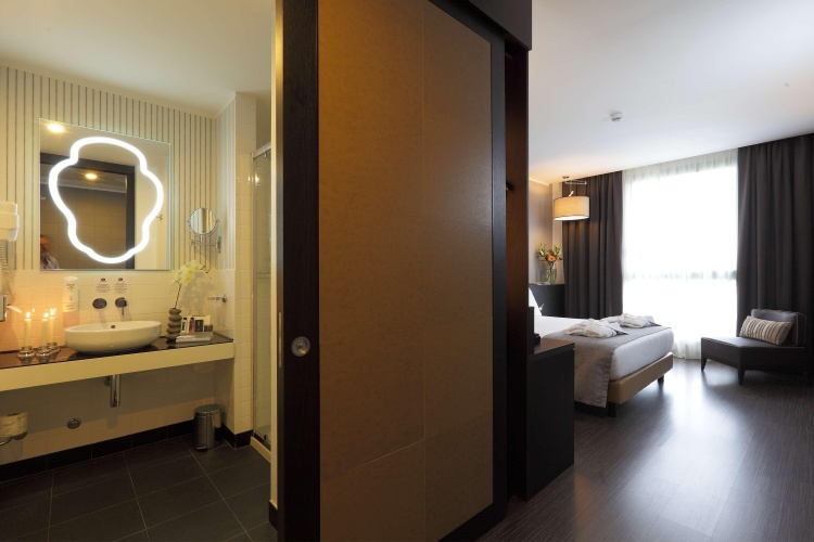 Best Western Premier CHC Airport photo 9