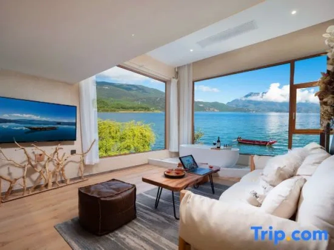 Standard Duplex room with lake view
