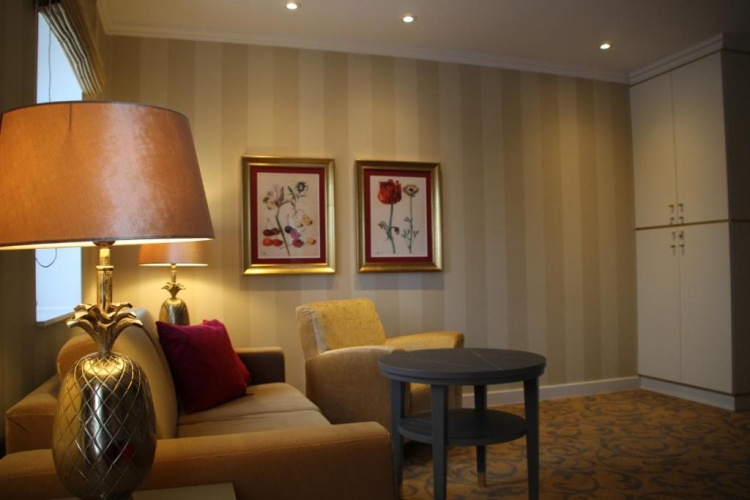 Deluxe Apartment