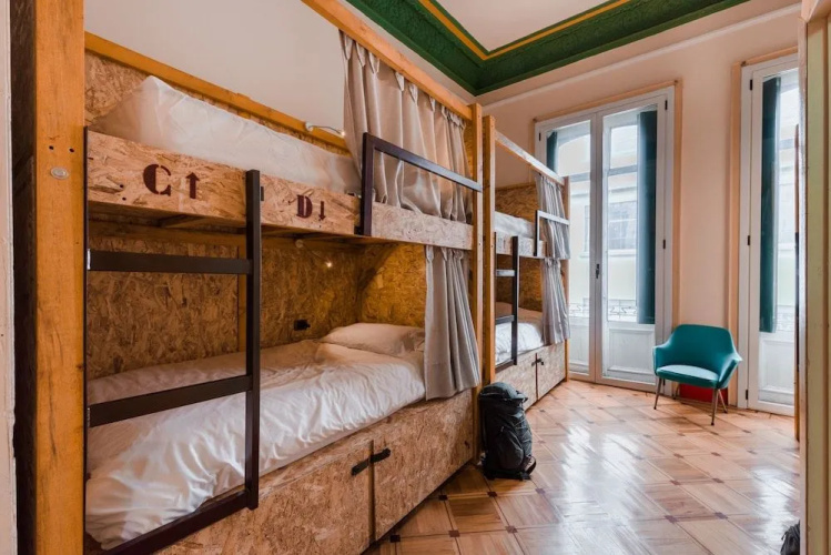 R10 Hostal - Hostel