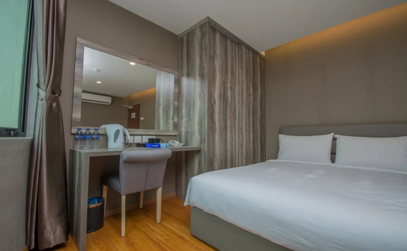 Insta Hotel