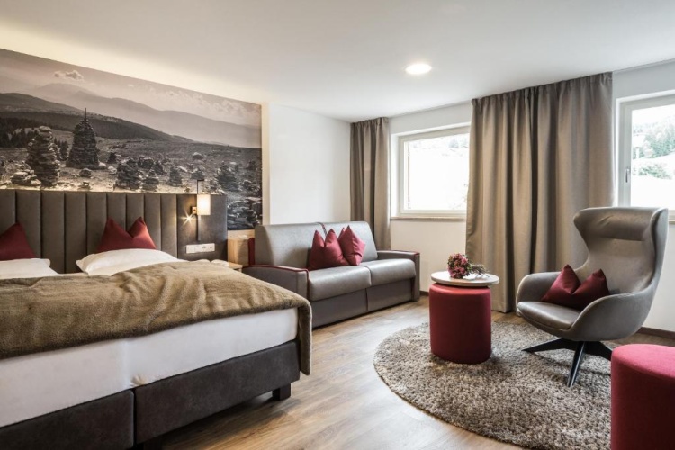 Deluxe Family Suite