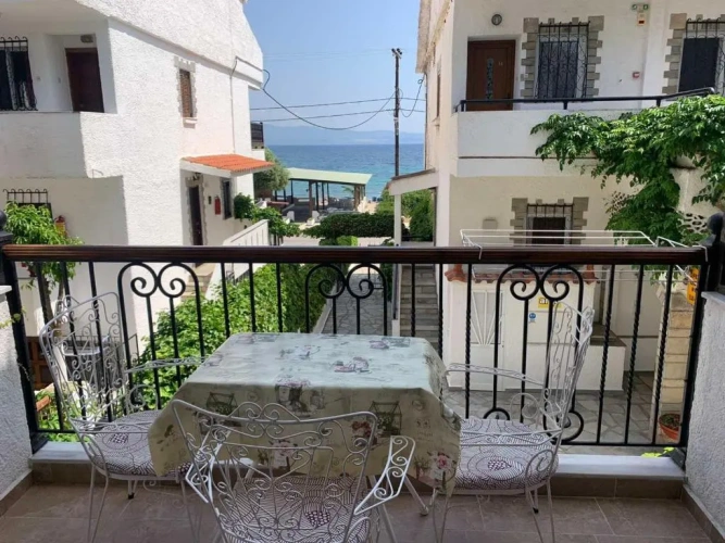 Standard Triple room with view