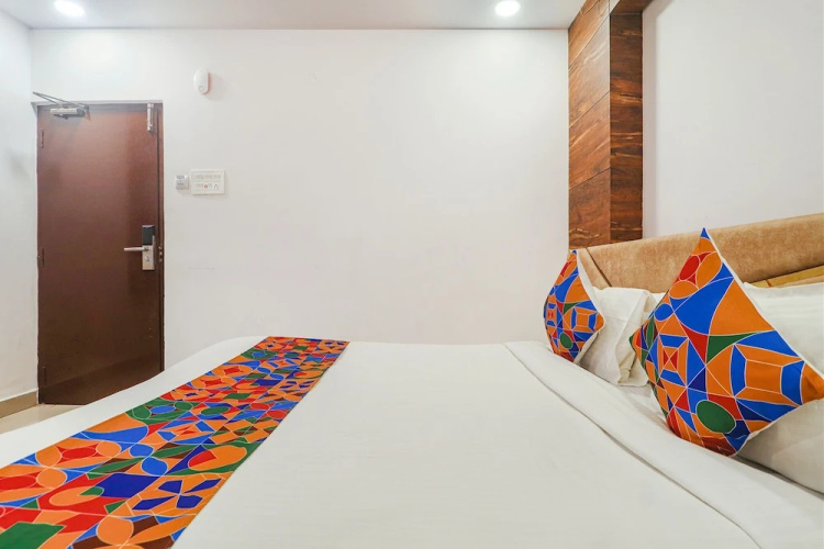 Fabhotel Double Tree