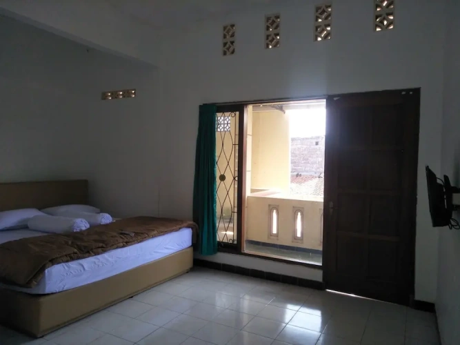 5 Bedrooms Standard Family room