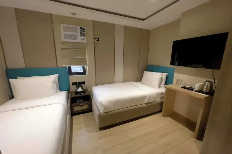 Sunday Belajandro Hotel