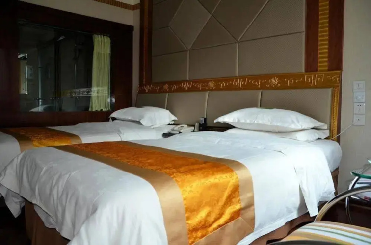 Skylakes Hotel