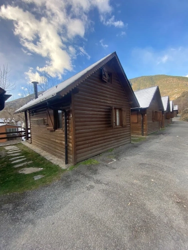 2 Bedrooms Bungalow