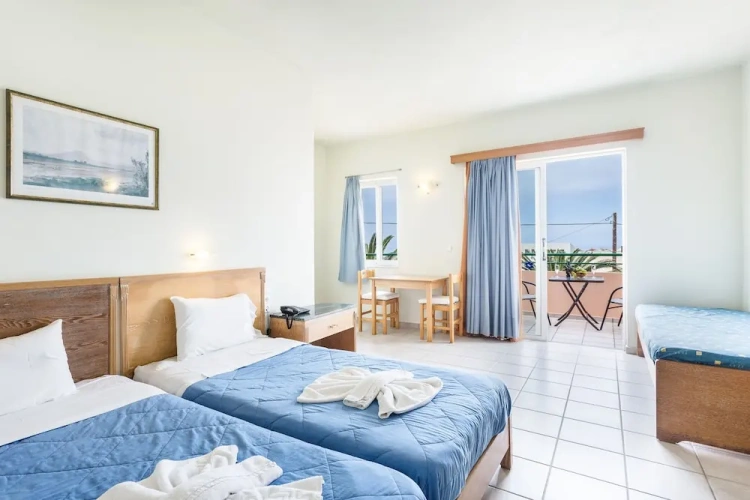 Studio with balcony and with sea view
