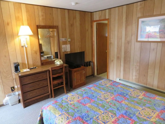 Red Ranch Motel