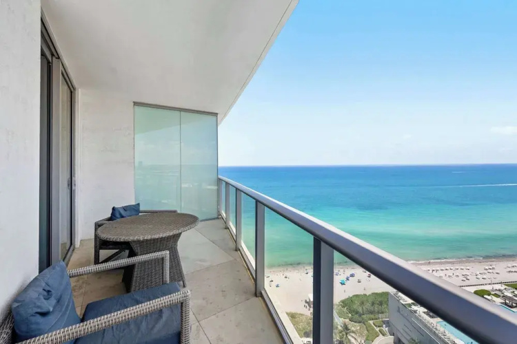 Beautiful Hyde Resort Luxe 2BR Private Beachfront