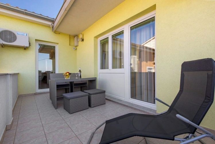 Apartment with balcony