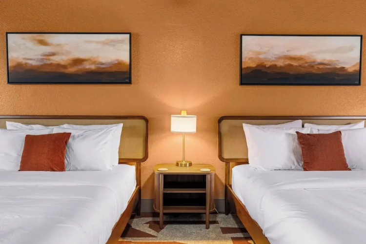 Arka Motel