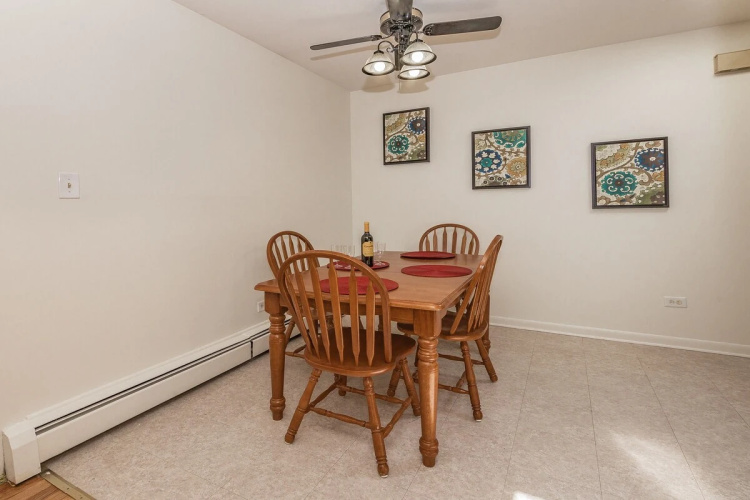 David’s Vacation Escapes Cozy Condo