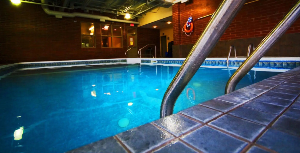 Elkwater Lake Lodge