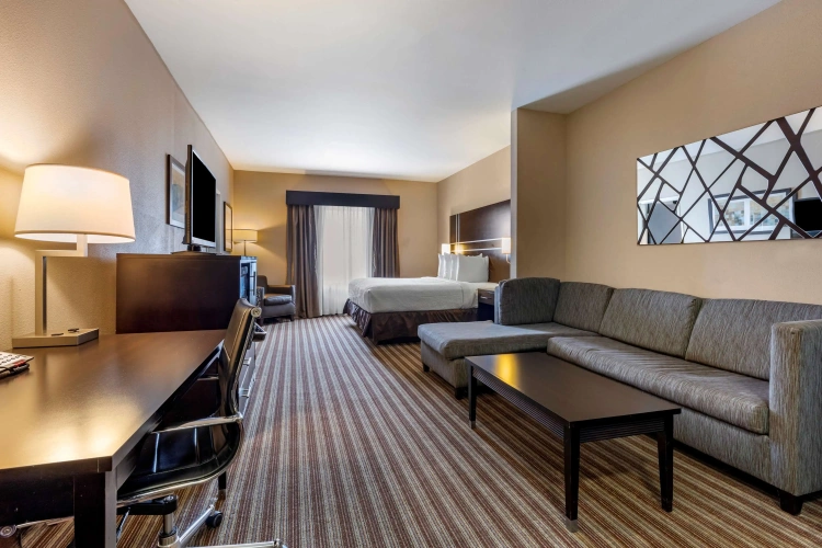 2 Bedrooms Double Suite