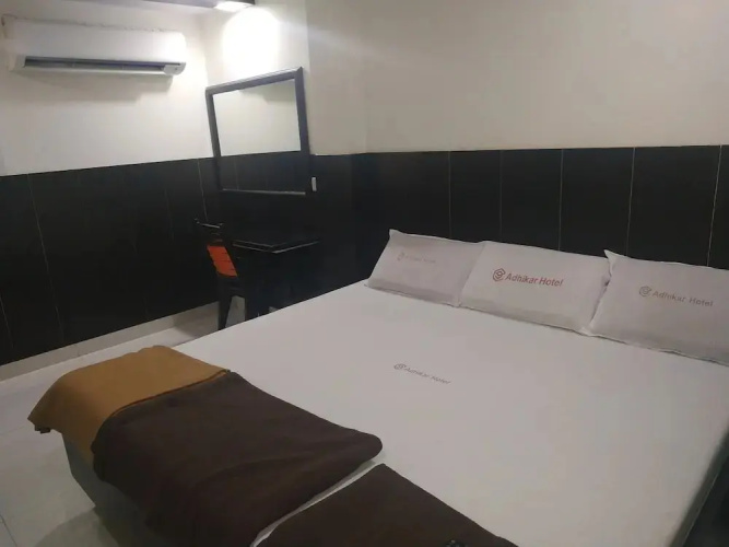 Hotel Adhikar by Iroomz