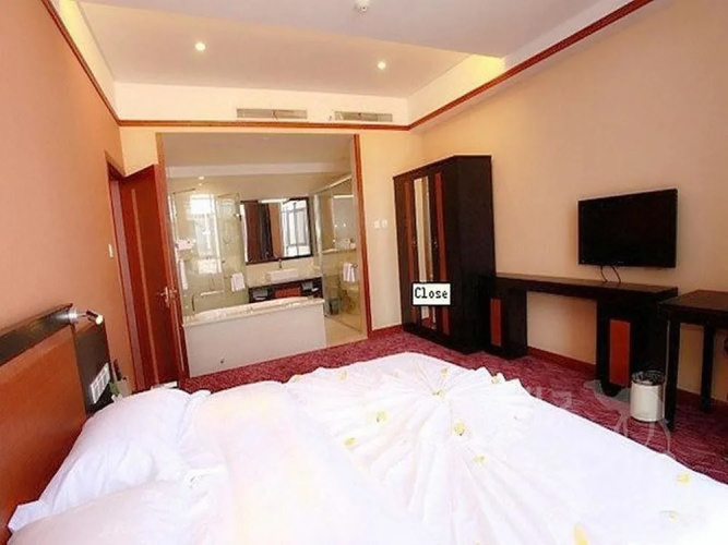 Maple Palace Hotel