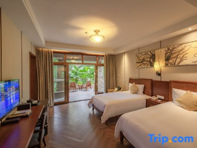 1 Bedroom Villa with balcony and with view