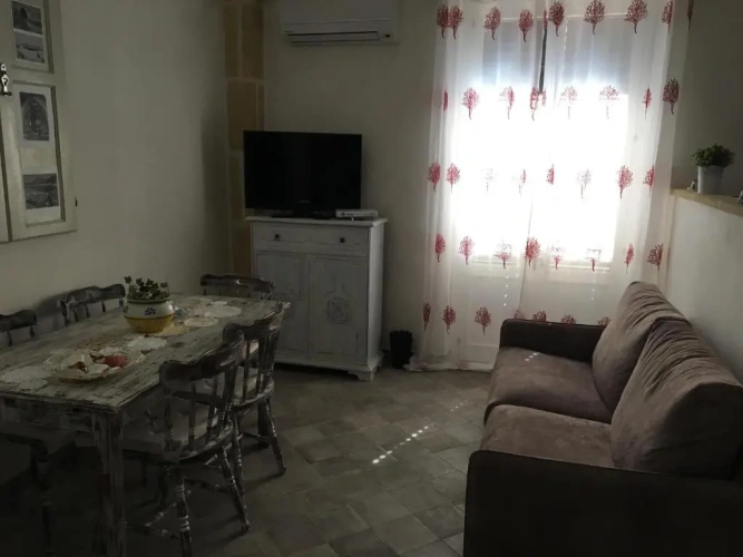 2 Bedrooms Cottage