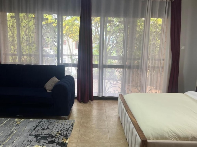 Elma Suites & Lounge