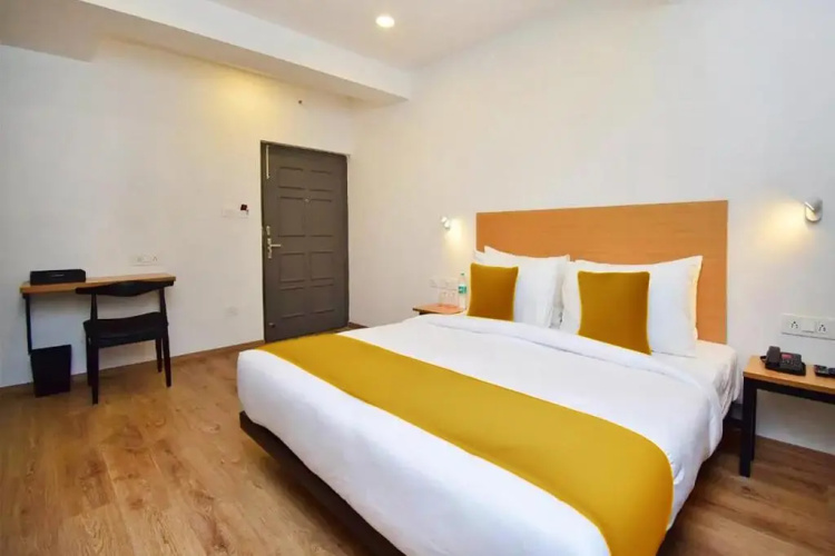 FabHotel Sky I