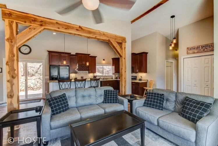 4 Bedrooms Cottage