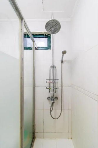 High End Big 2BR in Salcedo Village