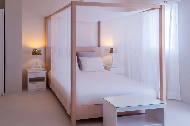 Milos Bay Suites