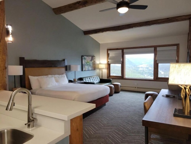 Double Suite with mountain view