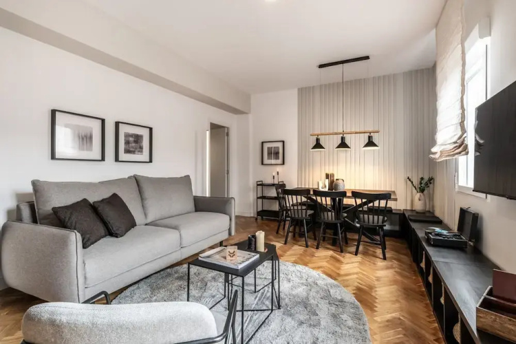 Sofia - 4 Bedrooms and Balcony in O Donell