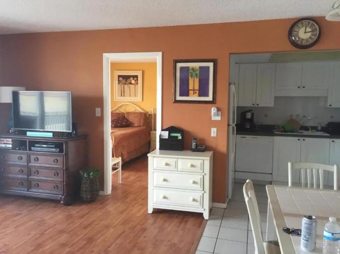 Crescent Arms Condominiums