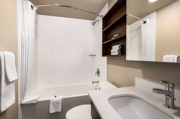 Microtel Inn & Suites by Wyndham Aurora photo 11