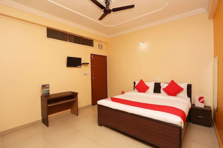 OYO 22665 Hotel Dev Shree