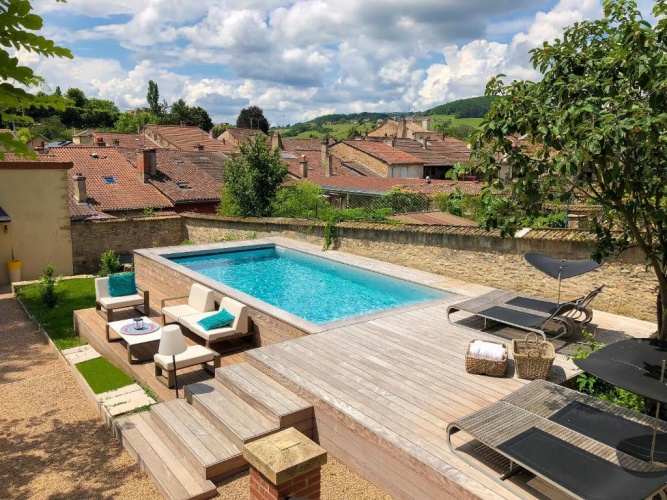 Standard Triple room with garden view