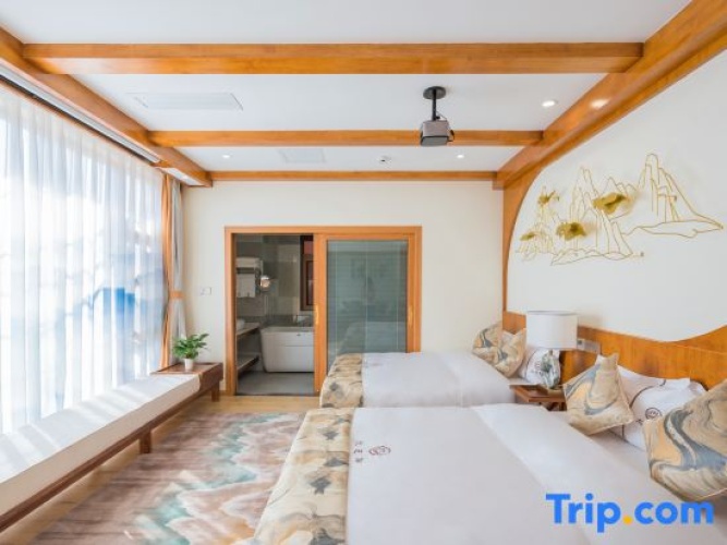 Quadruple Suite