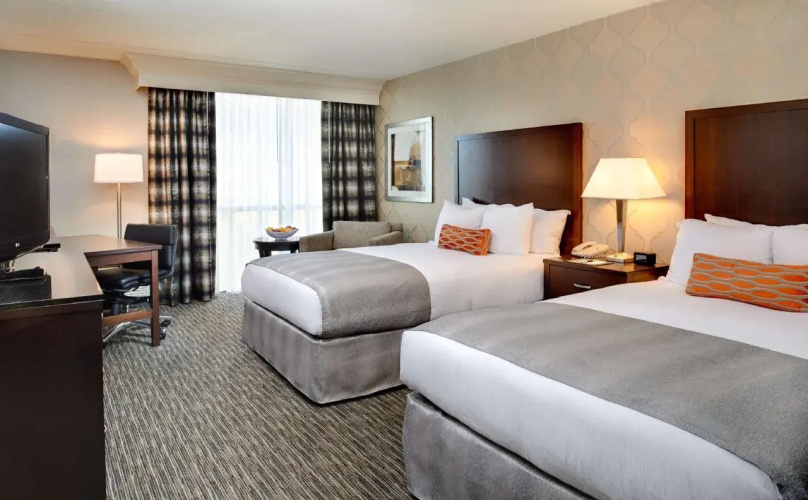 DoubleTree by Hilton Detroit - Dearborn