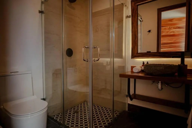 New 4BR Modern Villa w/ private pool & jacuzzi