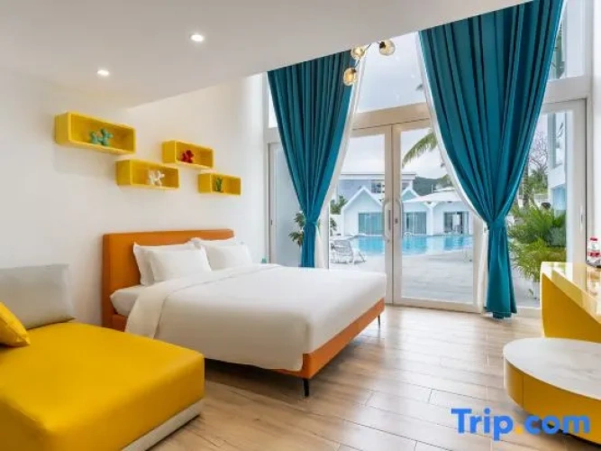 2 Bedrooms Suite with pool view