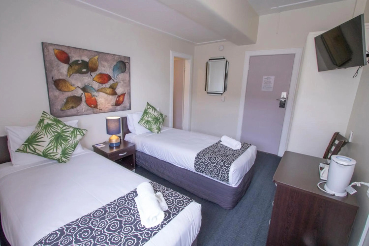 Hotel Waterloo & Backpackers