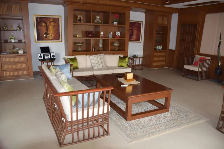 Sirinthara luxury villa