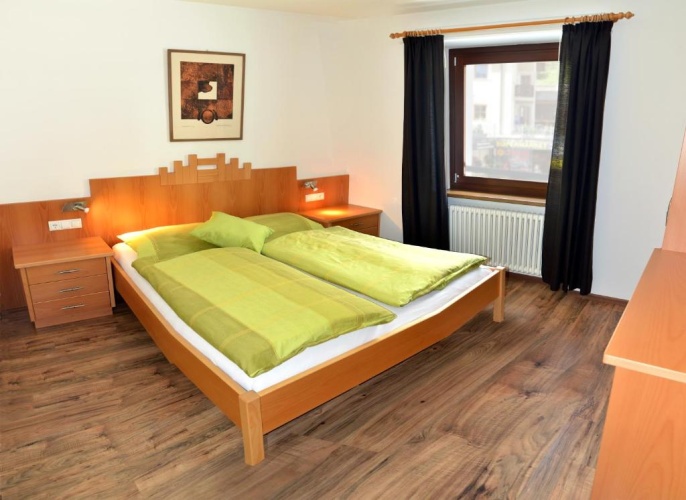 2 Bedrooms Apartment with garden view