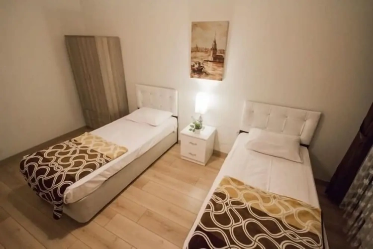 3 Bedrooms Apartment