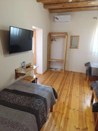 Standard Triple room with city view