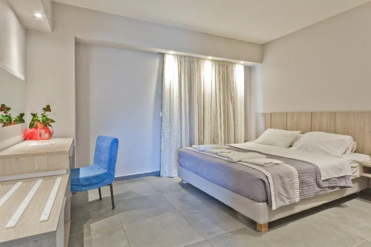 Parasol Luxury Hotel & Suites