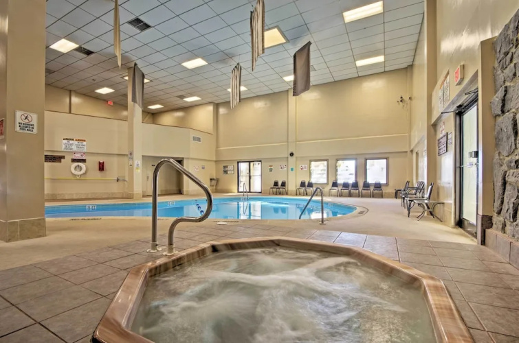 Pool Access & Slope Views: Beech Mtn Condo!