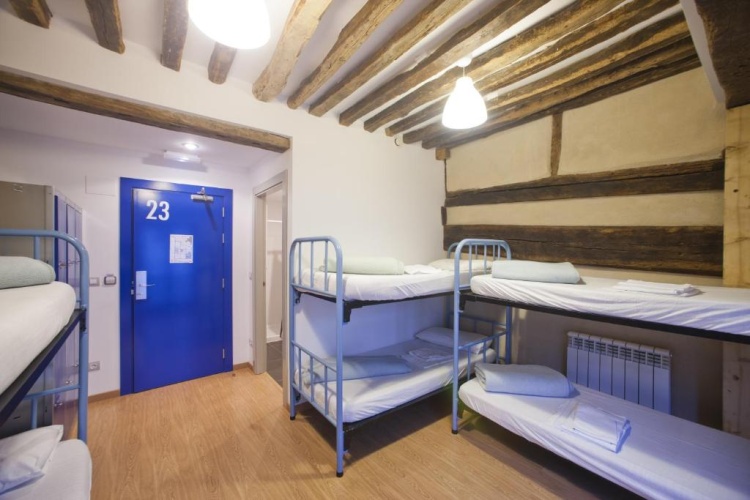 Bed in Dorm with balcony and with view