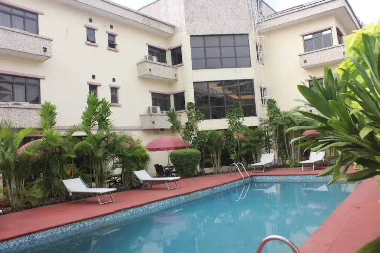 Carlson Hotel