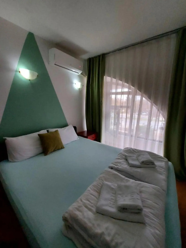 The Bulevard Hotel